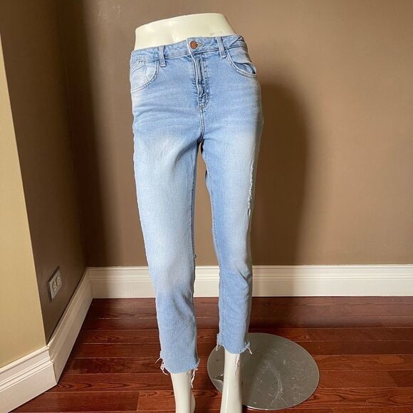 Zara Distressed Cropped jeans - Picture 3 of 3